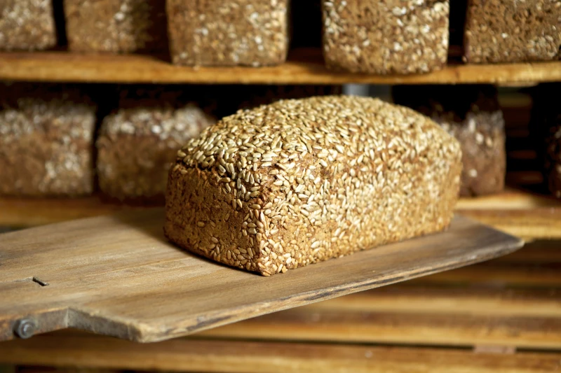 Brotvielfalt: Dinkelkürbisbrot, Landbaguette und Schwarzbrot